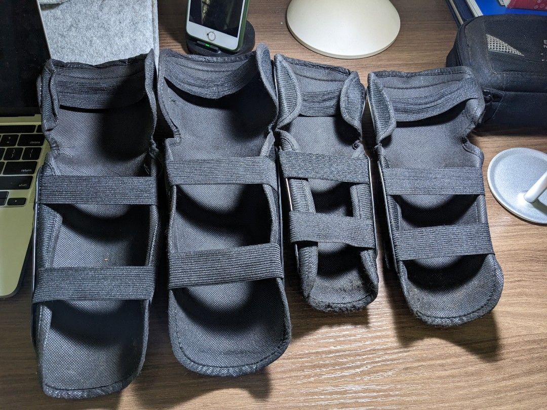 Elbow and knee pads (Category: Other Sports Equipment and Supplies) located in San Juan City. Submitted by usualmark (Listing ID 1216297957, Image 3). Description: pls check pic of the mowdel. she is 5.2 yall lady sold as bundle.