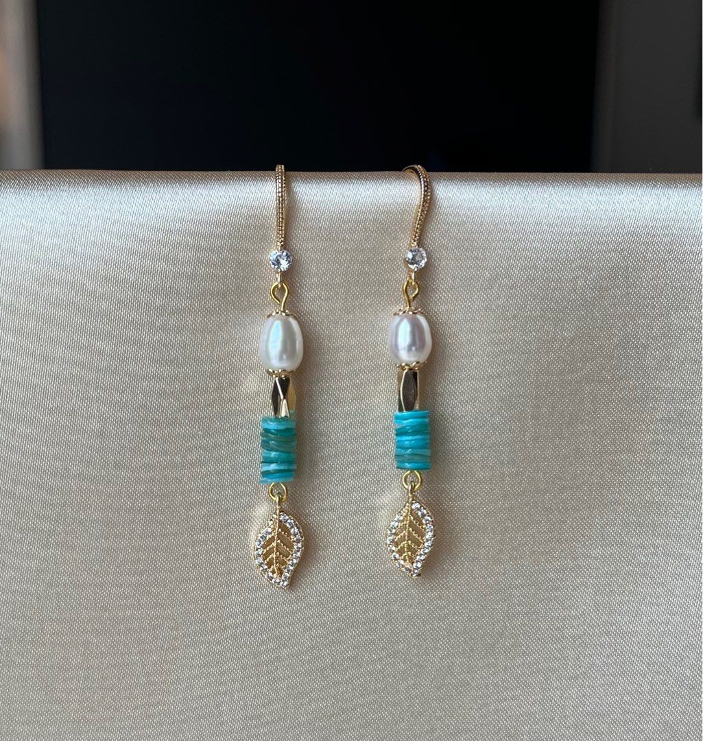 Elegant and Dainty 24K Gold Plated Natural Freshwater Pearl Shell