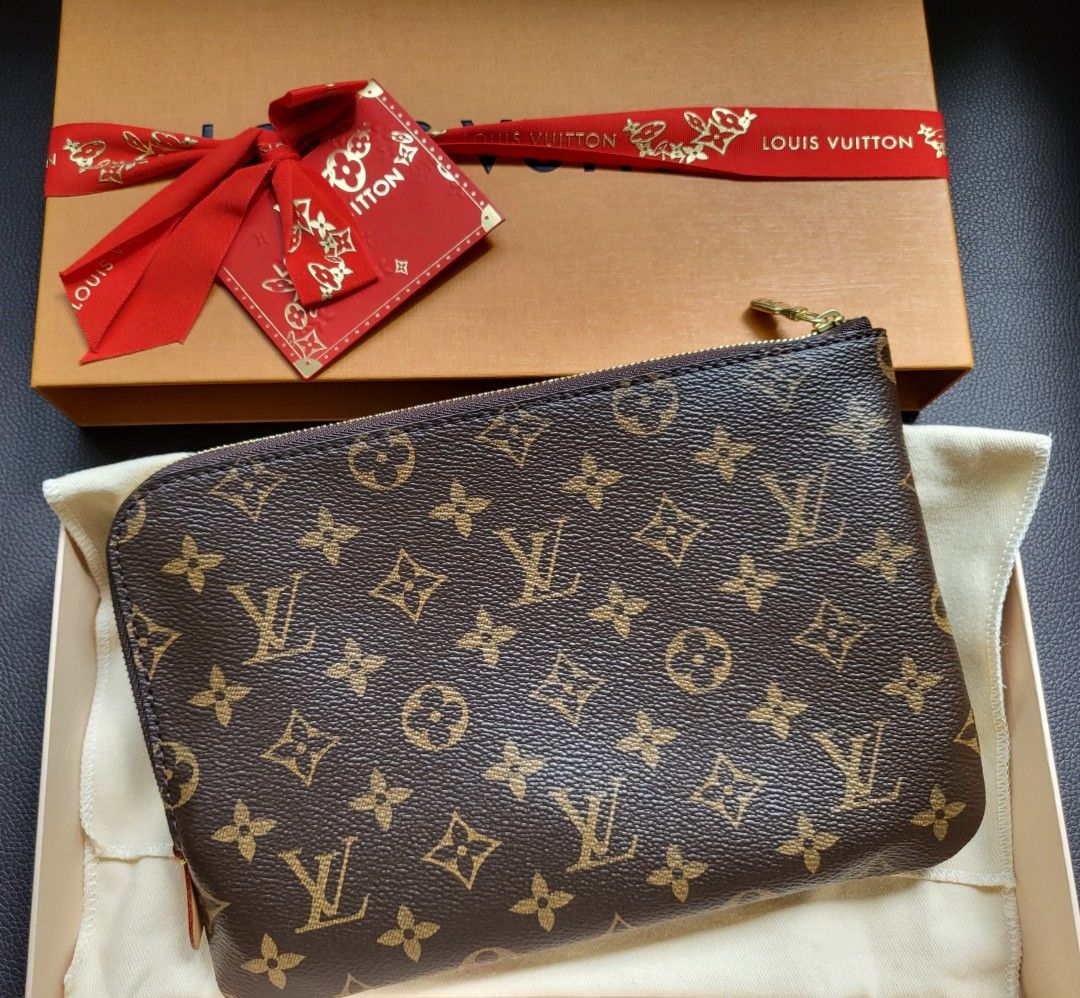 Authentic LV Etui voyage MM, Luxury, Bags & Wallets on Carousell