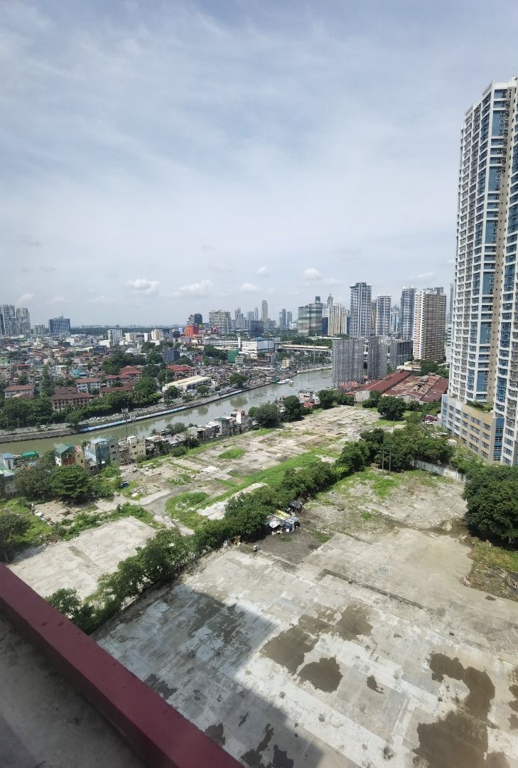 Furnished Condominium in Boni Mandaluyong for SALE Sunshine 100 City