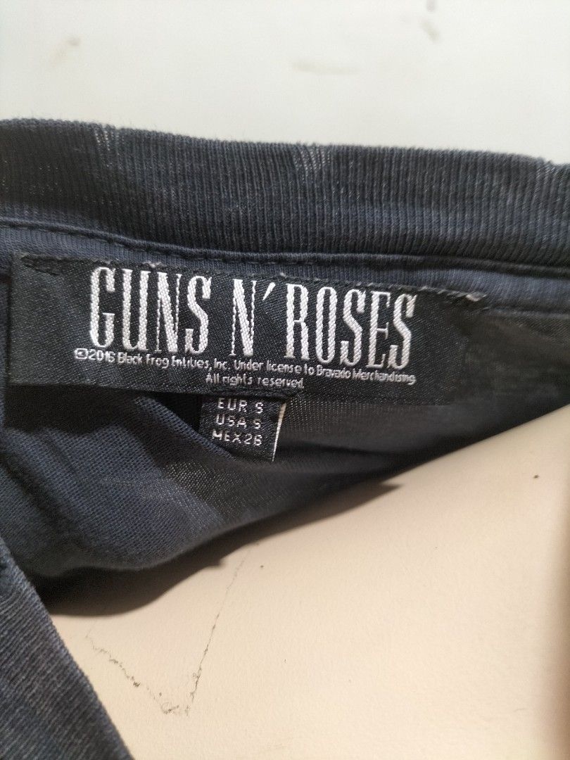 guns and roses, Women's Fashion, Tops, Shirts on Carousell