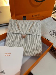 （分類：）位於 。 由 1sellthingsss 提交（商品編號 1216401207，圖片 1）。簡介： 。