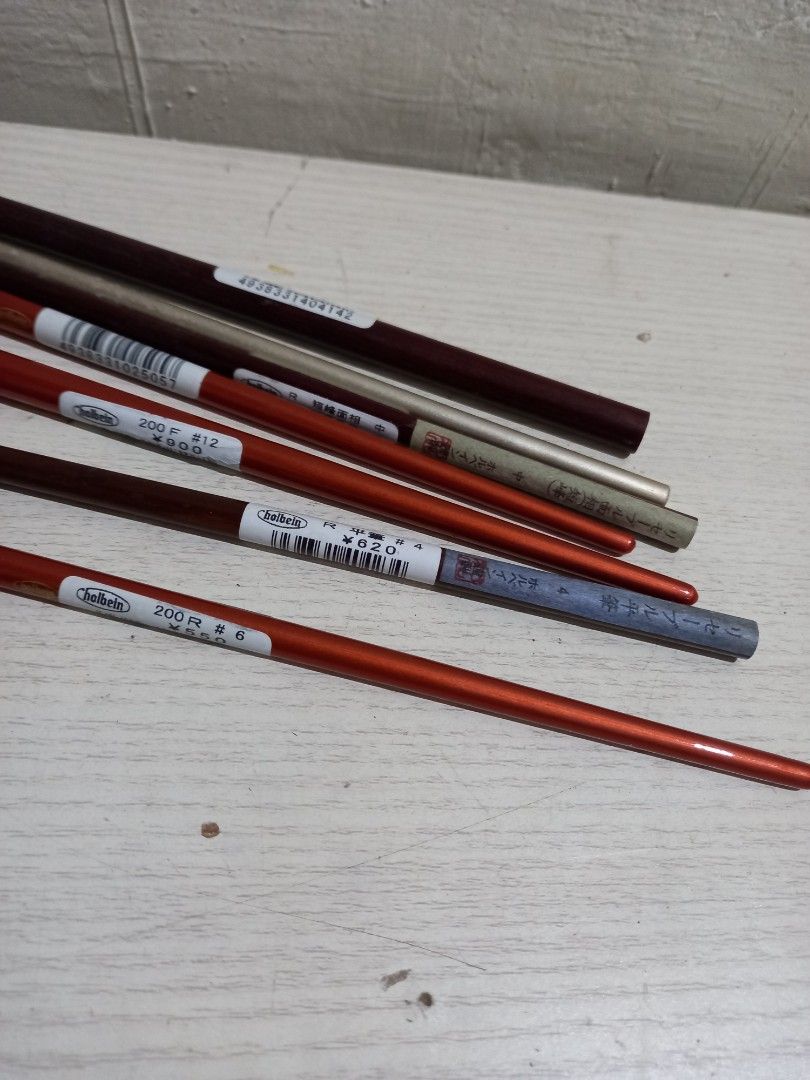Holbein paint brushes on Carousell