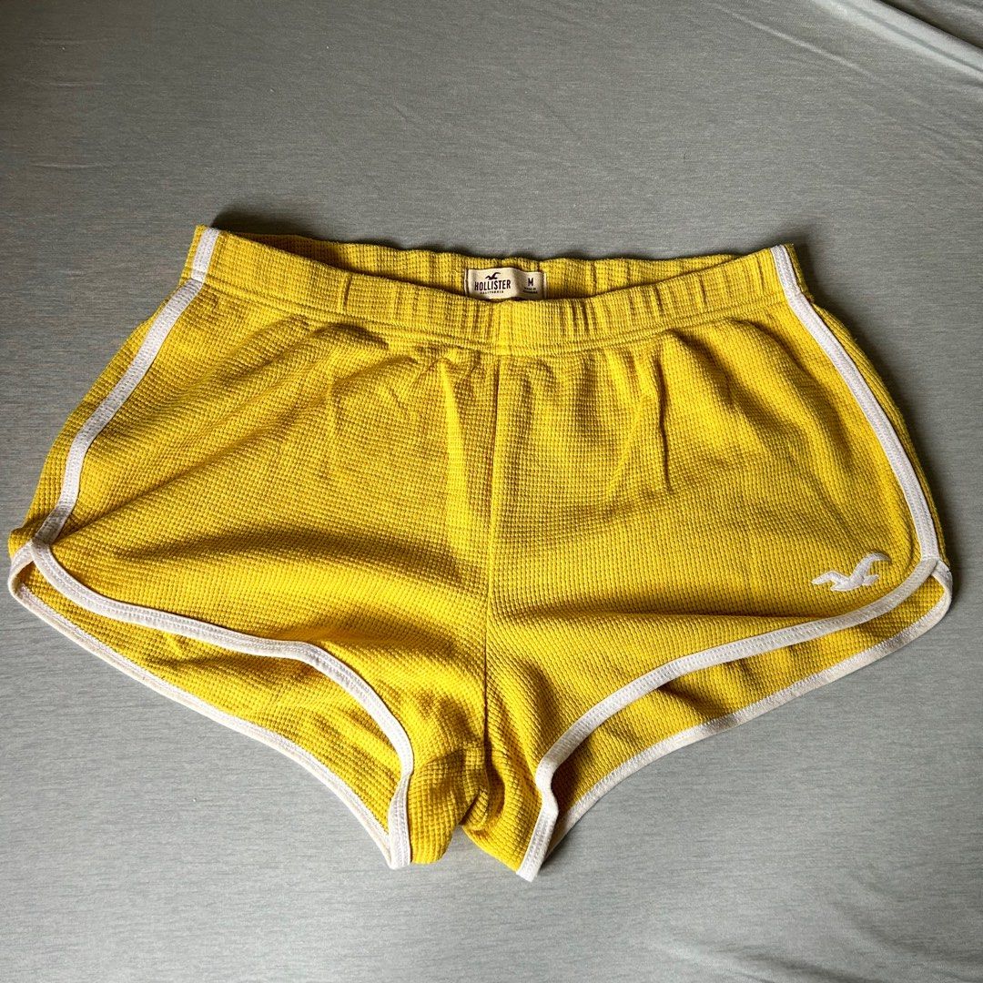 Hollister discount yellow shorts