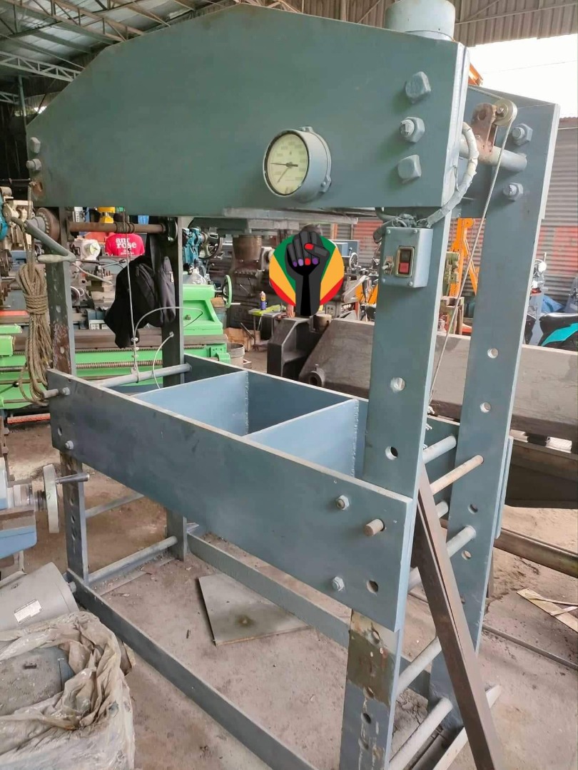 HYDRAULIC PRESS, Commercial & Industrial, Industrial Equipment on Carousell