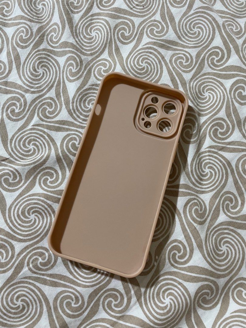 Iphone 12 Pro Case (Category: Cases & Sleeves) located in Las Pinas. Submitted by polinegrc (Listing ID 1216390258, Image 3). Description: BRAND NEW rfs: wrong size.