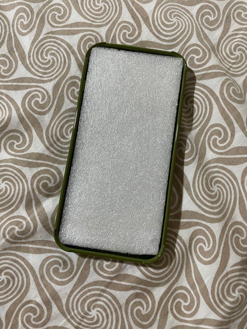 Iphone 12 Pro Case (Category: Cases & Sleeves) located in Las Pinas. Submitted by polinegrc (Listing ID 1216390136, Image 2). Description: BRAND NEW rfs: wrong size .