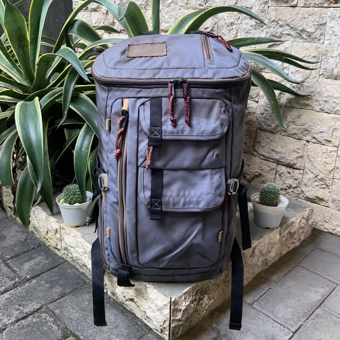 JANSPORT WATCHTOWER 28L BACKPACK Fesyen Pria Tas Dompet Ransel di Carousell