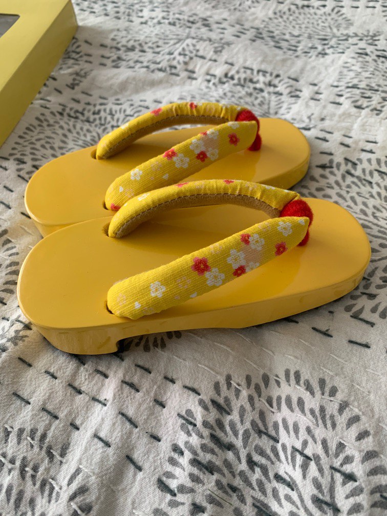 New style deals ki sandal
