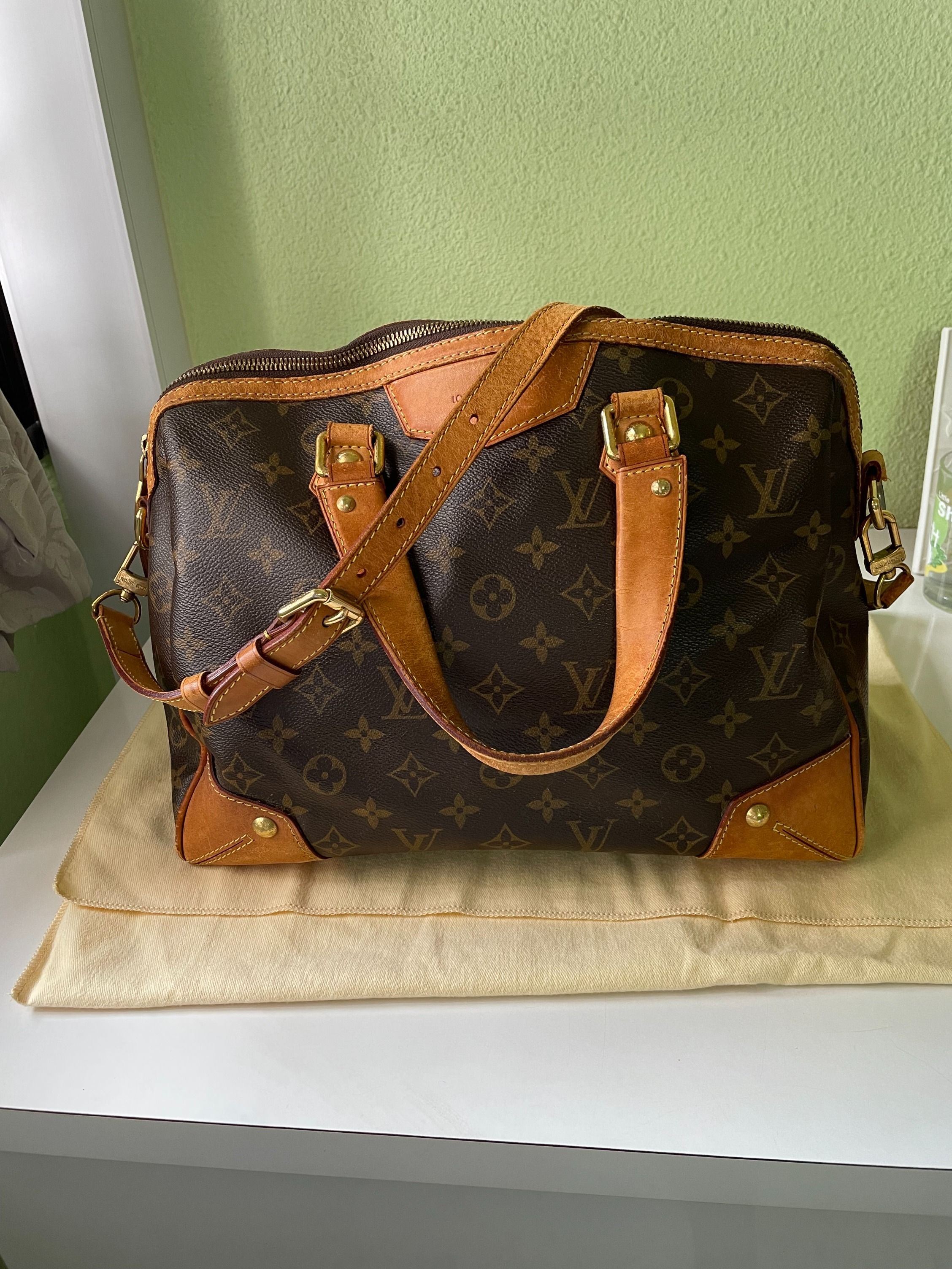 Louise Vuitton Retiro MM Bag, Luxury, Bags & Wallets on Carousell