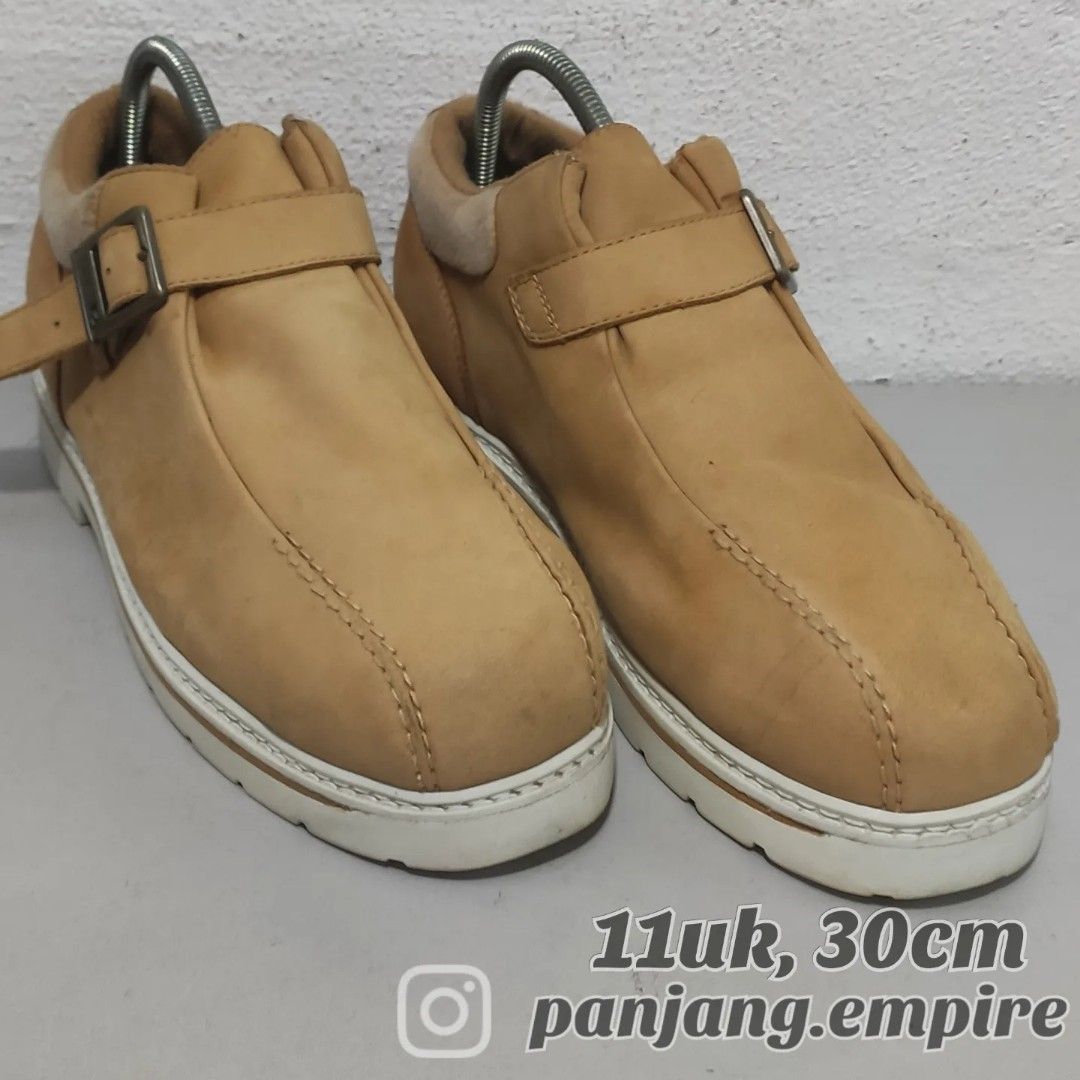 Strutt snkrs store