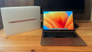 MacBook Air (Retina, 13-inch, 2020) i5 with 16GB RAM, Computers