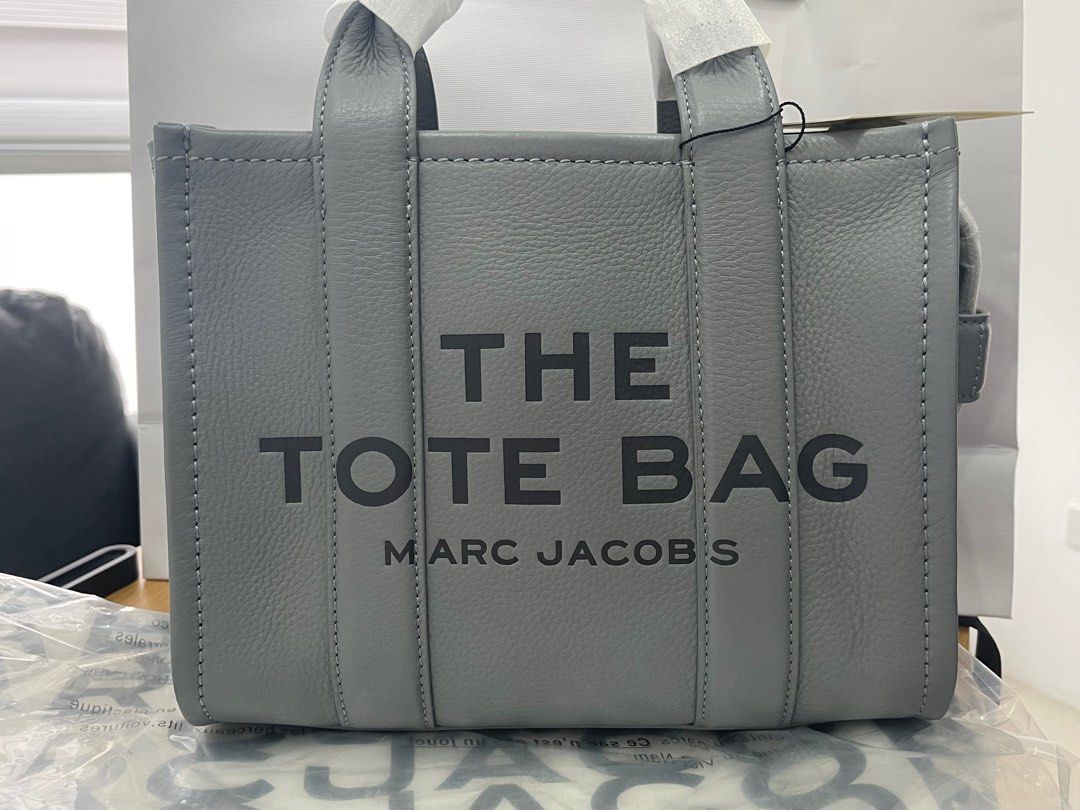 On-hand Marc Jacobs The Tote Bag Wolf Grey, Women's Fashion, Bags