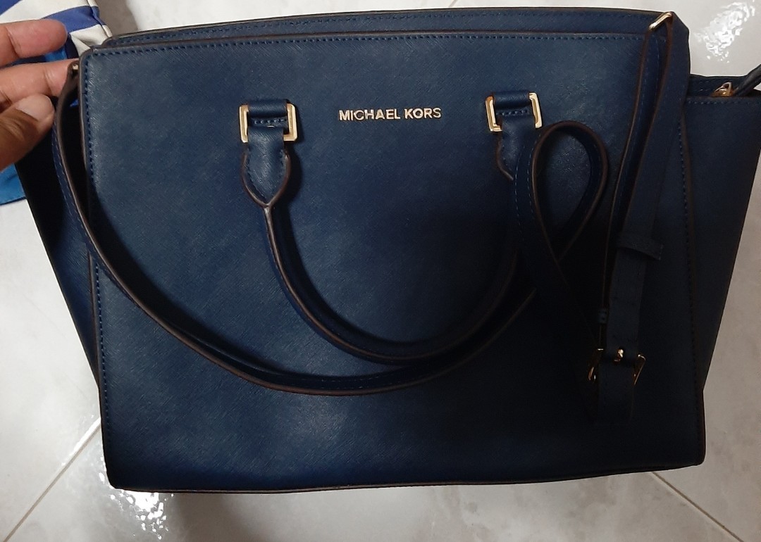 Michael Kors Handbag, Women's Fashion, Bags & Wallets, Cross-body Bags on  Carousell