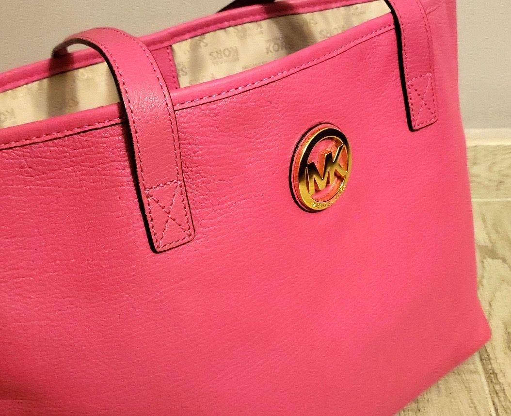 Michael kors hot pink tote hot sale