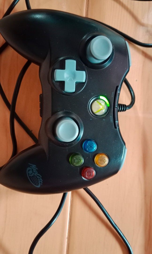 Manette fightpad Street Fighter 4 Round 2 Ken pour Xbox 360
