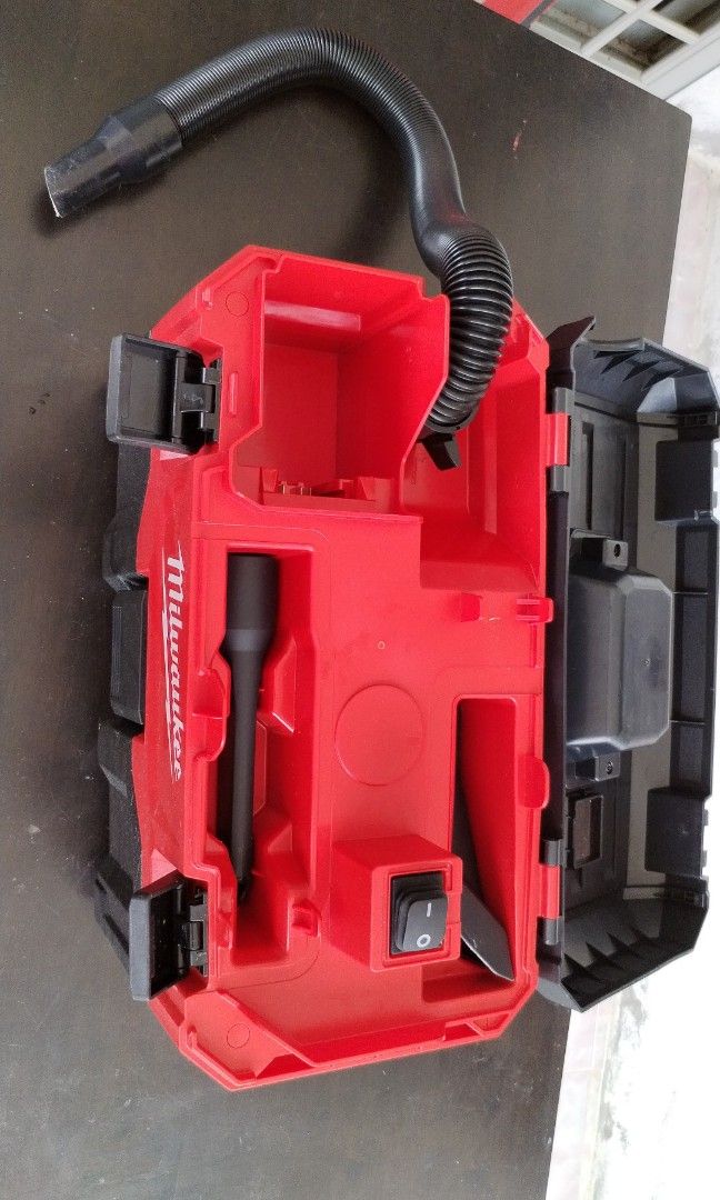 Milwaukee vacuum m18, Furniture & Home Living, Home Improvement