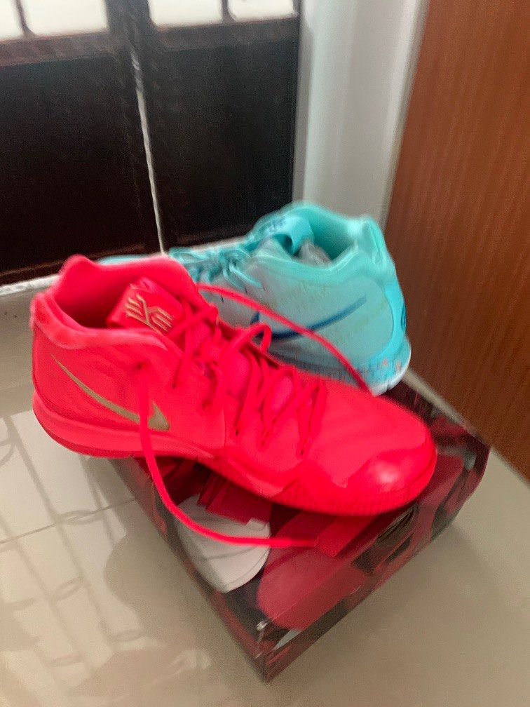 *Mismatched* Nike Basketball shoe Kyrie 4 [Female is power and Red