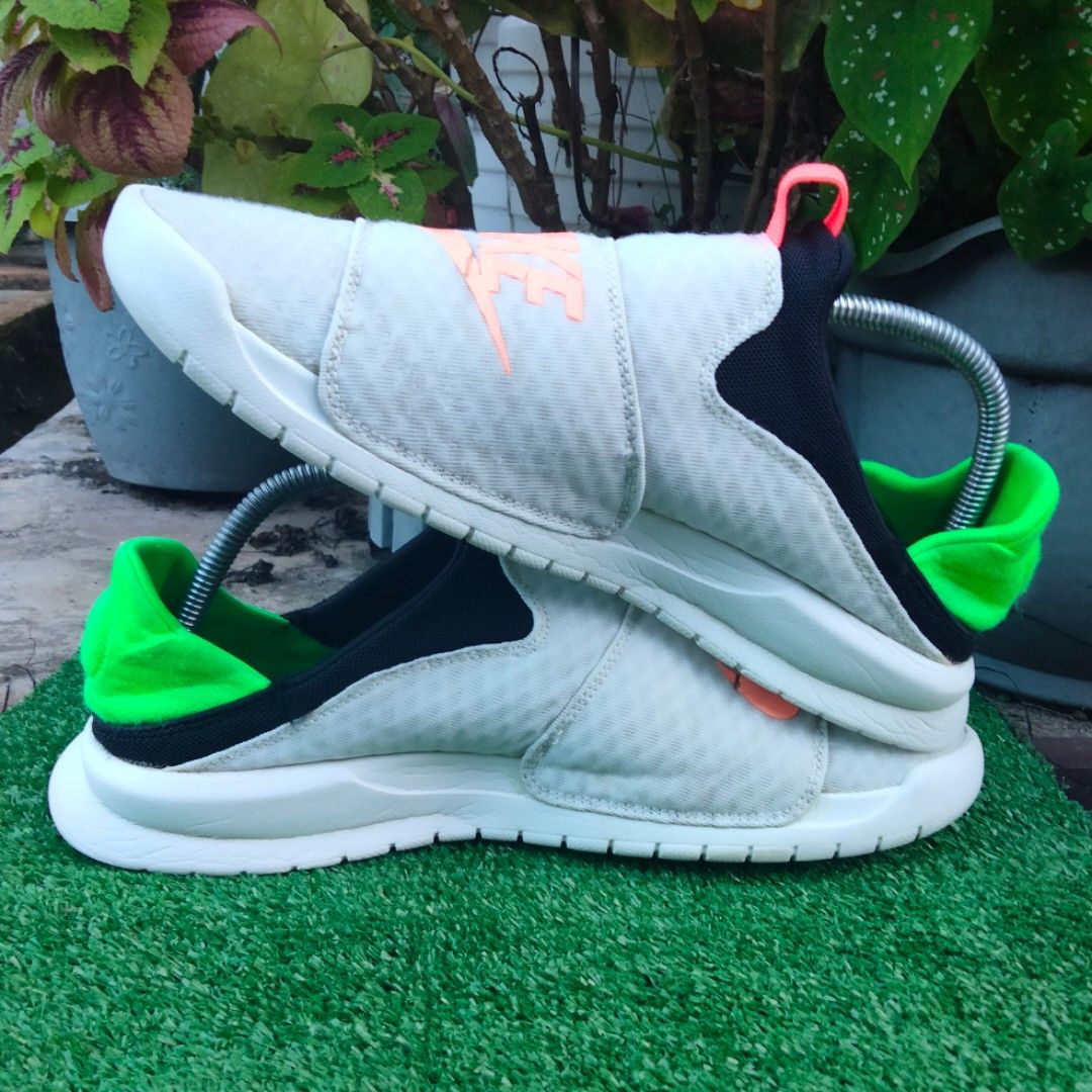 Nike men's benassi slip 2025