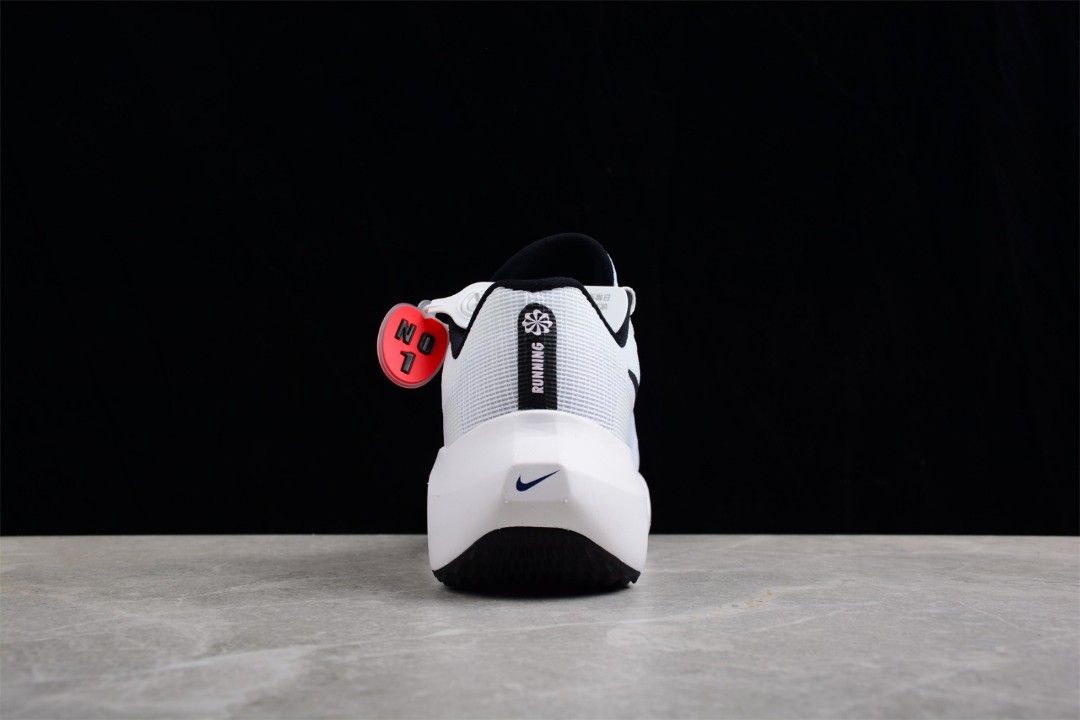 nike zoom fly 3 white
