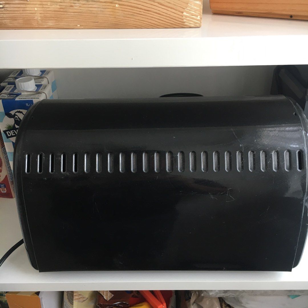 Nova Oven Toaster (Category: Ovens & Toasters) located in Manila. Submitted by jeff.em (Listing ID 1216330923, Image 3). Description: Selling this Nova Oven Toaster. Bought at SM Savemore last year for 1,299. Used only to heat bread. RFS: Bought new Asahi bread toaster instead. Noticeable scratches at the back. But can be removed with scratch remover/mild repaints. No more box. Shipping at buyers expense. MOP: Gcash/Maya/Online bank Feel free to 