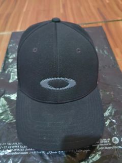 Oakley static icon close cap, Men's Fashion, Watches & Accessories