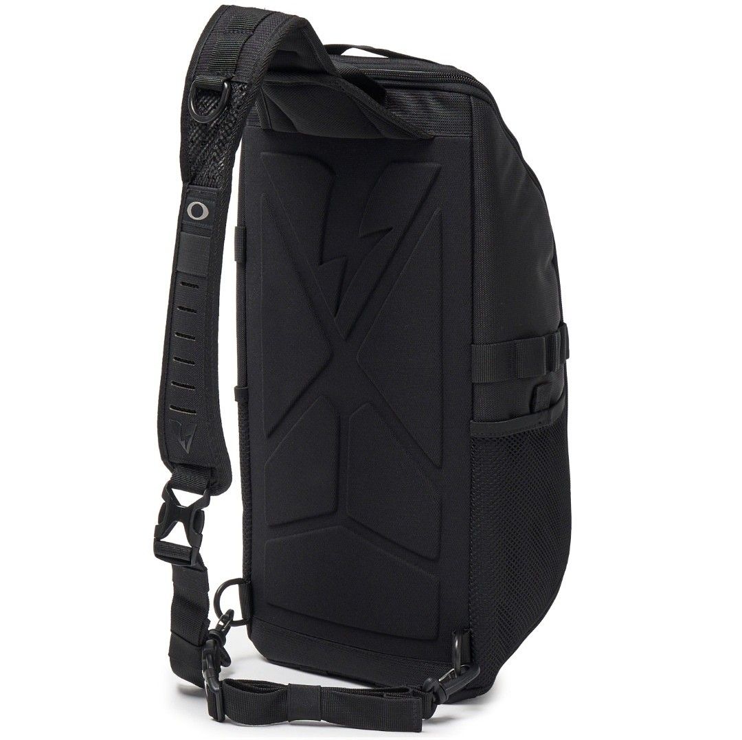 Oakley extractor sling pack 2.0 dimensions on sale