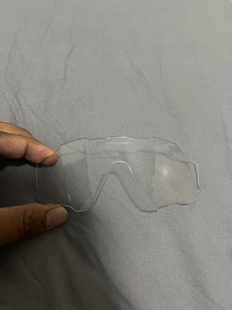 Oakley Jawbreaker clear lens, Men's Fashion, Watches & Accessories