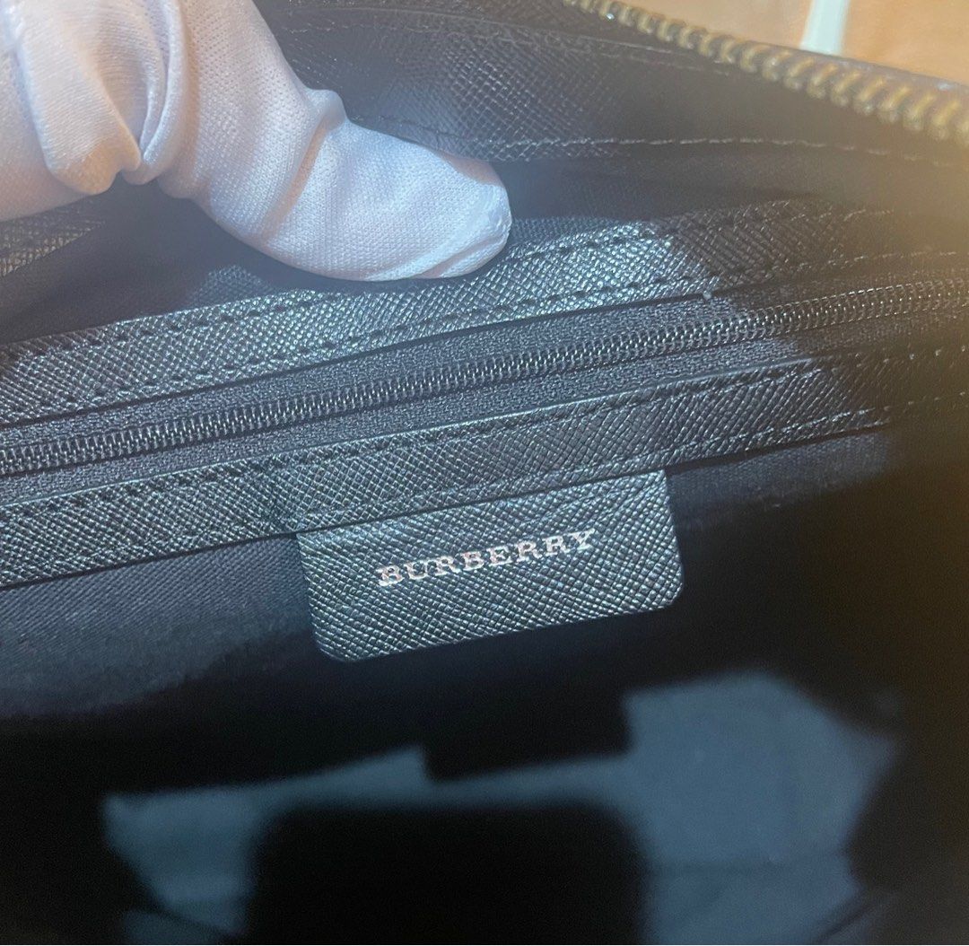 Onhand Like new Authentic Burberry Mens Sling Crossbody Messenger Bag