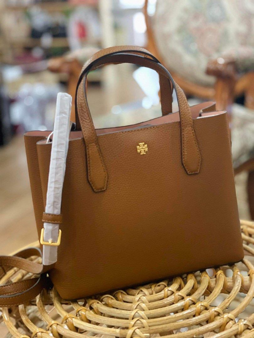 💯ORIGINAL TORY BURCH BLAKE SMALL TOTE TIRAMISU (Category: Luxury Bags & Wallets) located in Quezon City. Submitted by ashongsstore (Listing ID 1216342810, Image 1). Description: ➕TÖRY BÜRÇH COLLECTION➕ 🇵🇭ONHAND🇵🇭 ‼️Please look at our pictures as that is exactly what you are purchasing‼️ 10000% Original Not REPLICA, OEM, TOP GRADE QUALITY, AUTHENTIC QUALITY or Any other Terms to DENOTE FAKE! 😎 . 💯Guaranteed ORIGINAL AND BRANDNEW or TRIPLE y