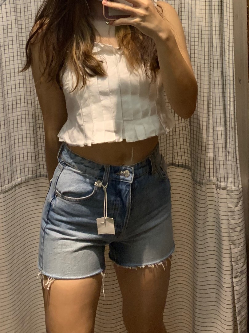 Pull and bear denim shorts, Women's Fashion, Bottoms, Shorts on Carousell