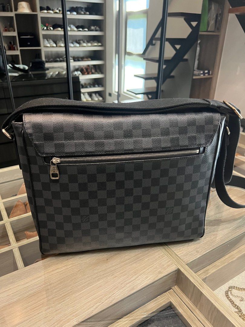 District MM Authentic Pre-Loved Luxury