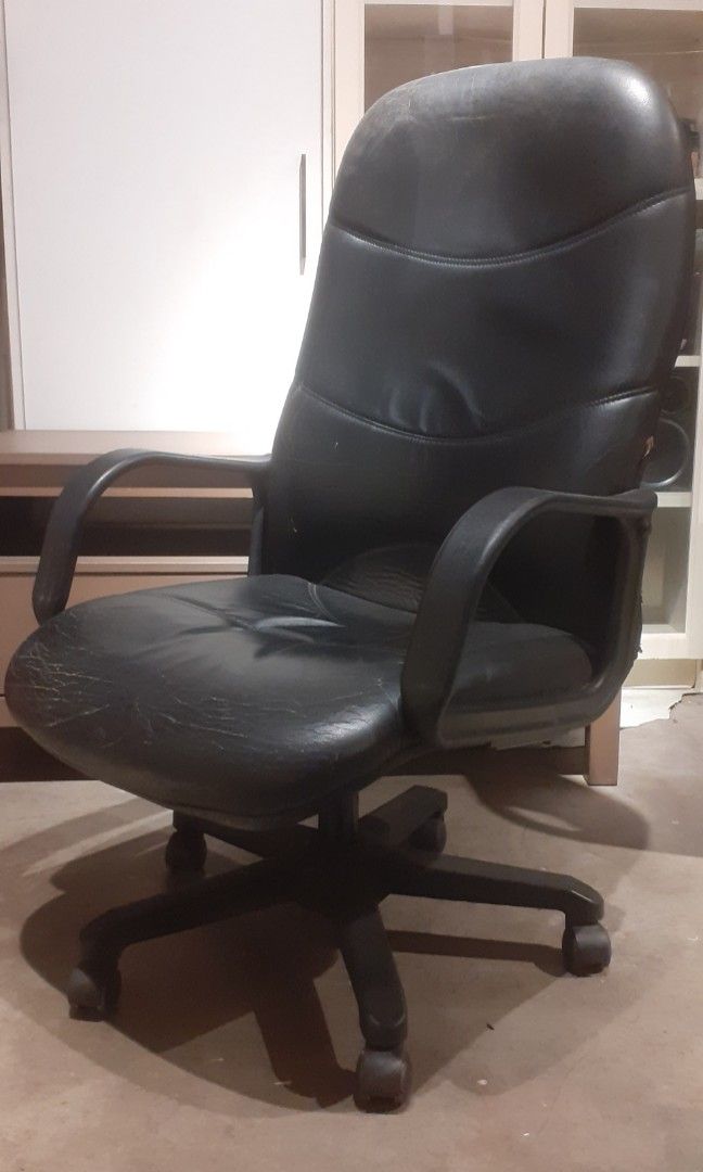 Preloved Full Leather Office Chair, hydraulic problem, Furniture & Home