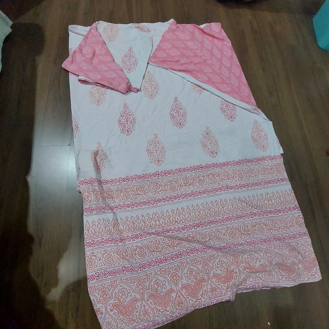 Primark King duvet cover and 2 pillowcases., Furniture & Home Living