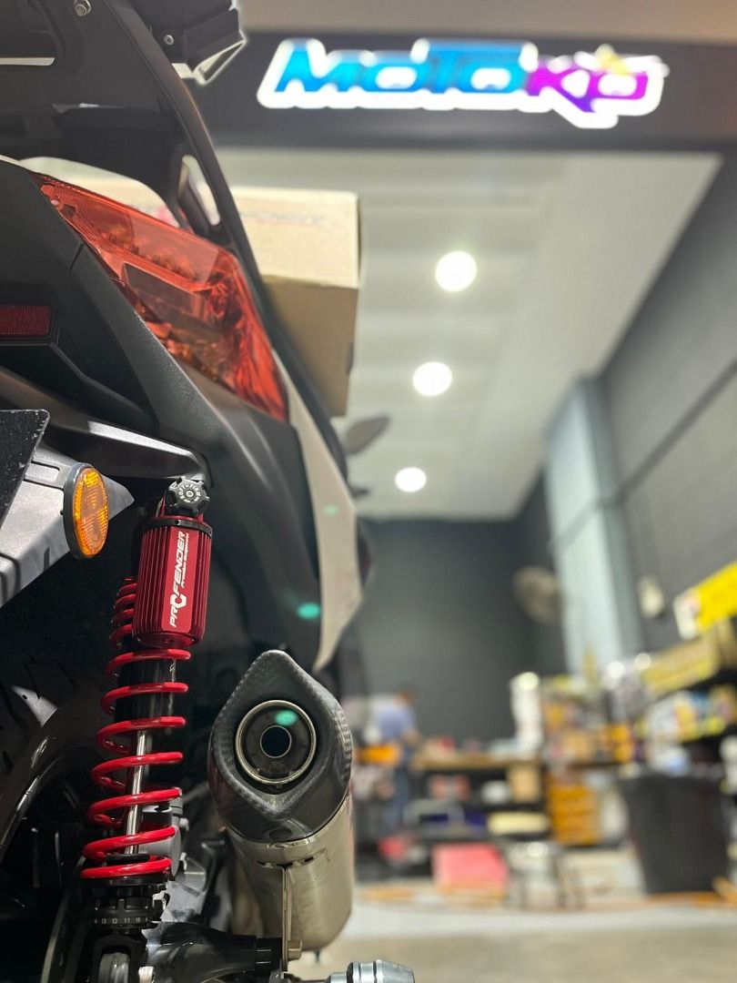 Profender X-Series Standard/Lowered Xmax, Motorcycles, Motorcycle ...