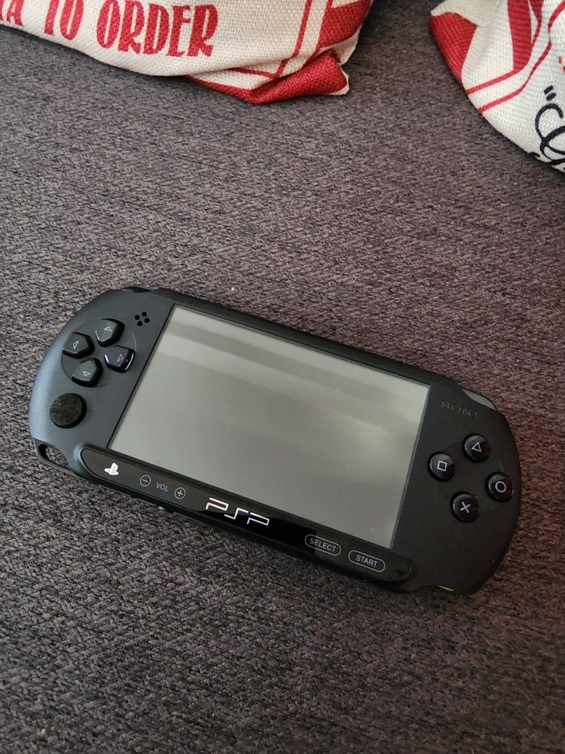 Psp Street with 128gb full of games, Video Gaming, Video Game Consoles