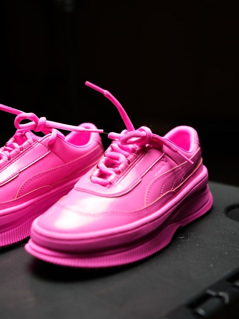 Puma hot clearance pink sneakers