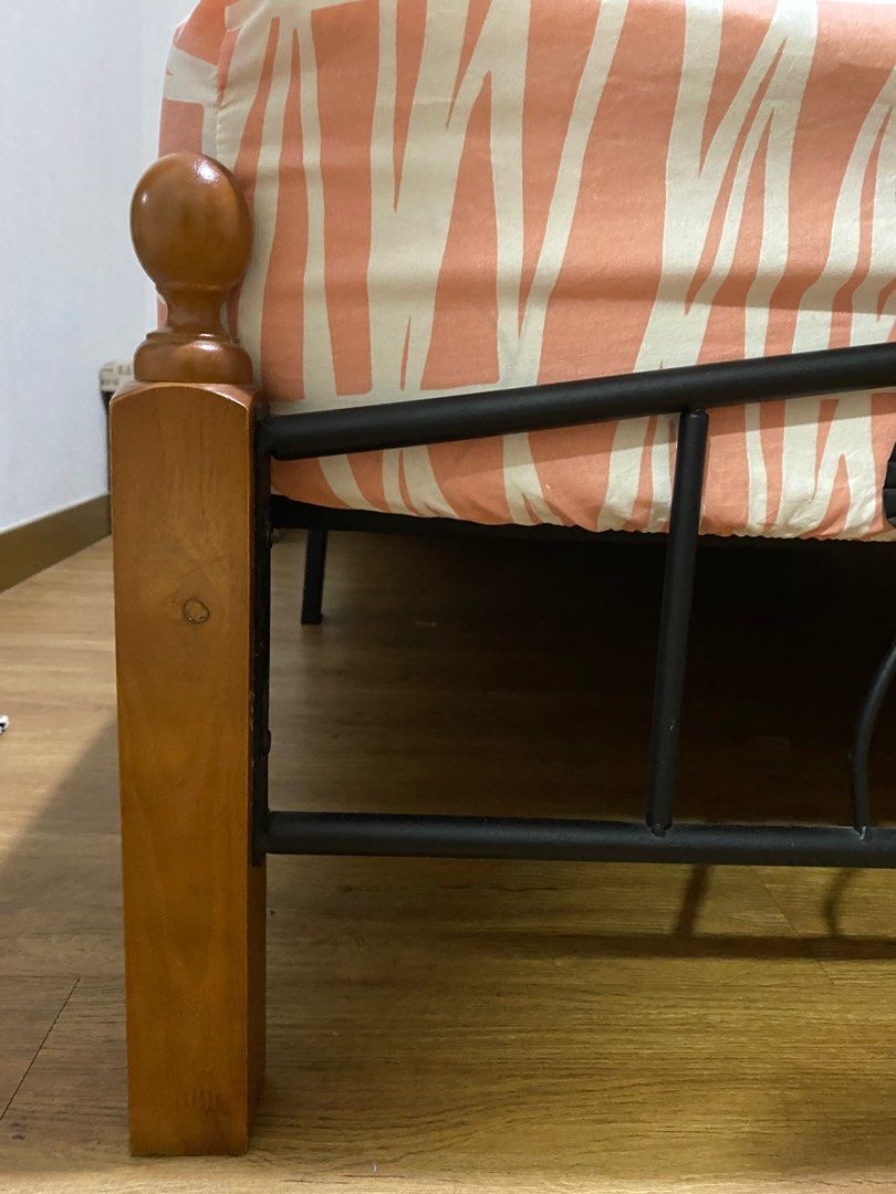 Queen Sized Bed Frame with Mattress (Category: Bed Frames & Mattresses) located in San Juan City. Submitted by lc151 (Listing ID 1216334891, Image 2). Description: ❤️ Comes with mattress ❤️ Free sheets and 2 pillows ❤️ Queen Sized PM for more details ⭐️.