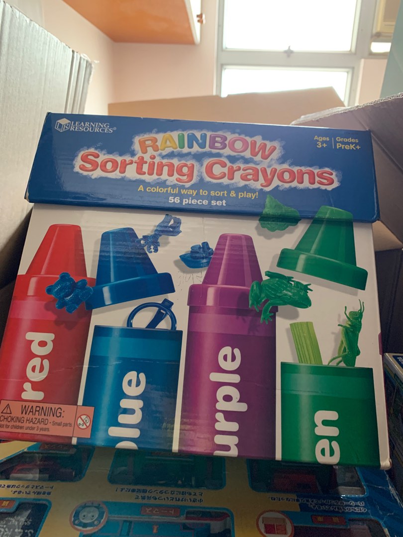 Rainbow sorting crayons, 兒童＆孕婦用品, 嬰兒玩具 Carousell