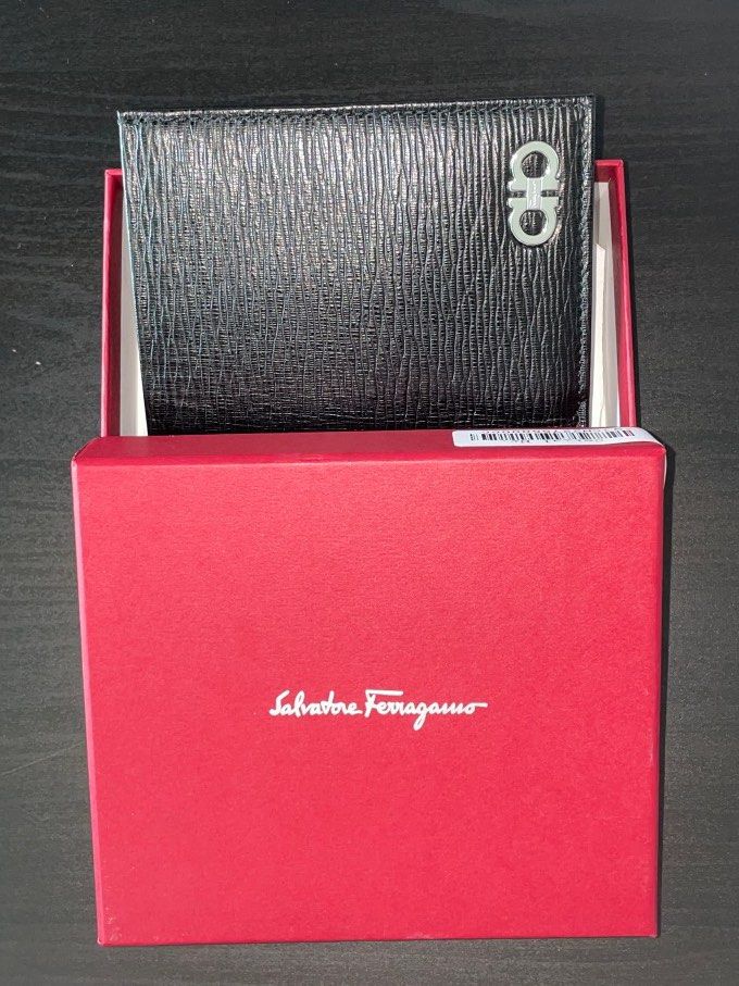 Salvatore Ferragamo Wallet, Men's Fashion, Watches & Accessories