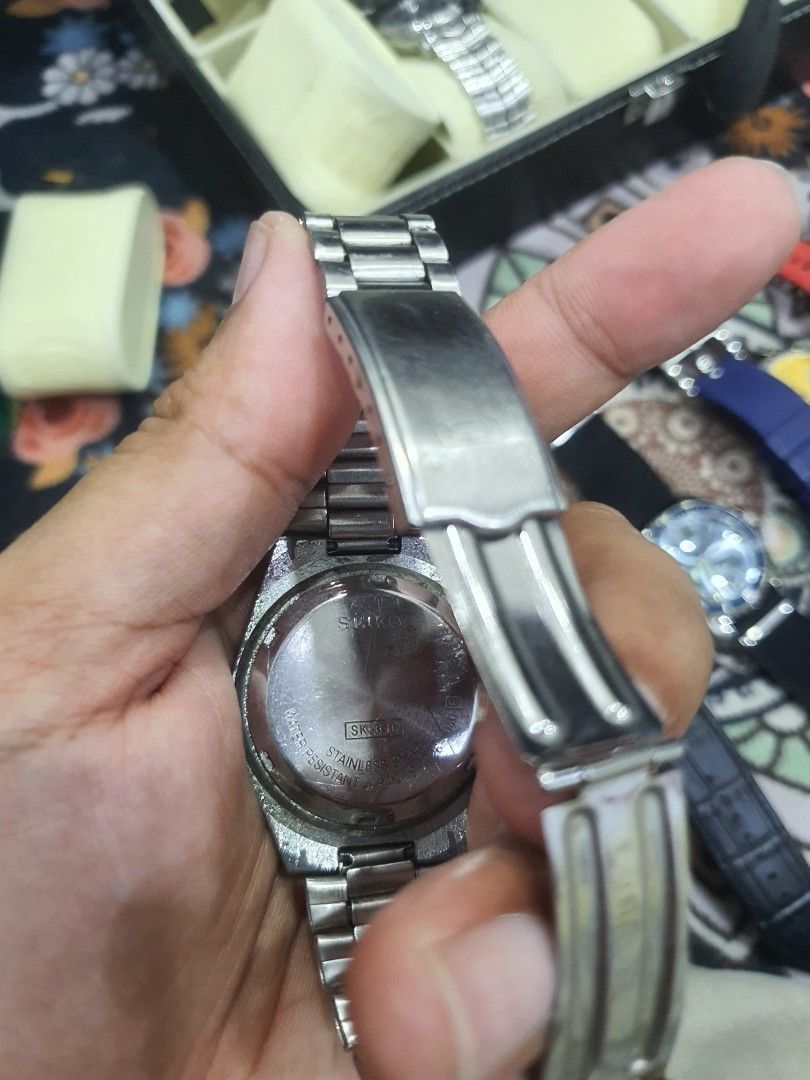 Seiko 5 Quartz, Men's Fashion, Watches & Accessories, Watches on Carousell