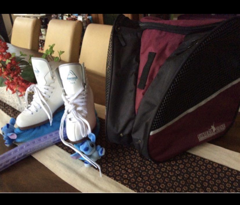 Sepatu ice skating jackson glacier, Fesyen Wanita, Sepatu di Carousell