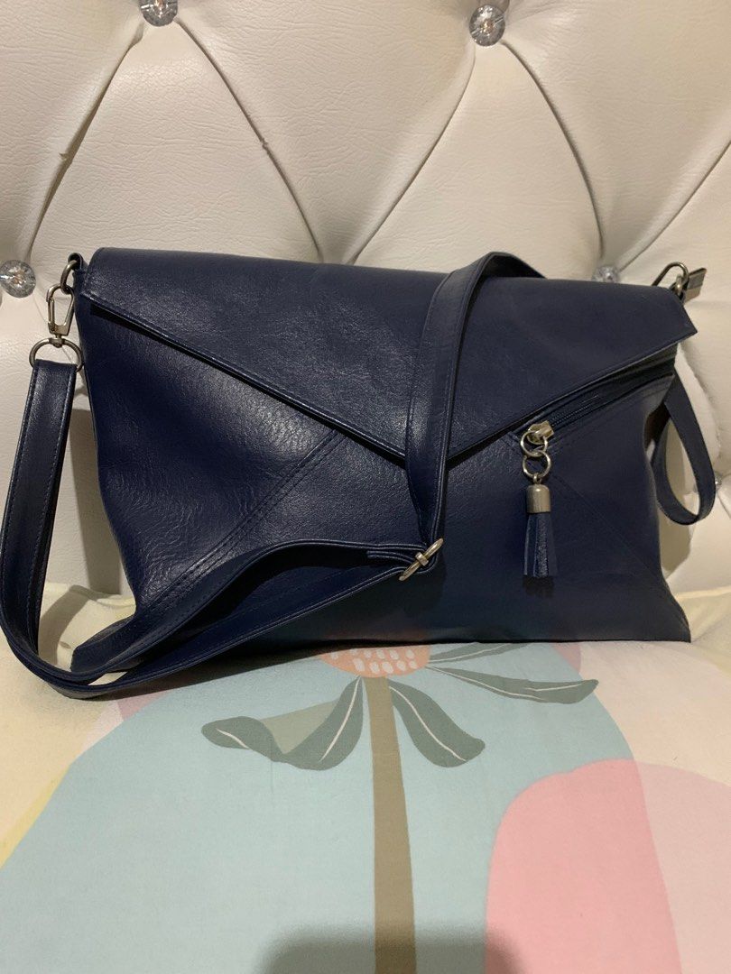 Sling Nidle Space Messenger Bag, Fesyen Wanita, Tas & Dompet di Carousell