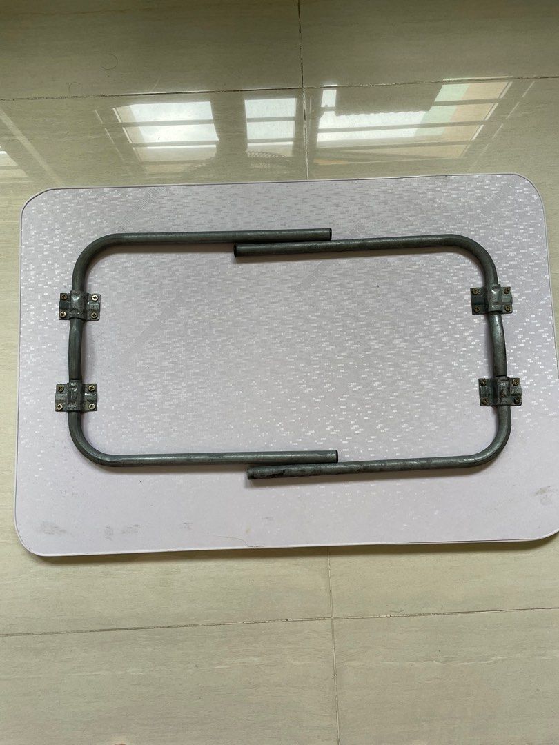 Small table (Category: Tables & Sets) located in Singapore. Submitted by nhan2601 (Listing ID 1216291318, Image 2). Description: Have crack at the surface but still can use good.