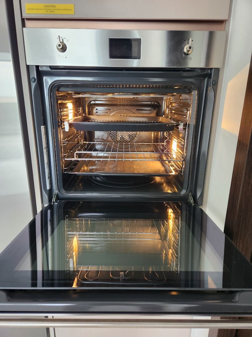 Smeg Oven SF6390XE 60CM Classic Oven with digital screen, TV & Home