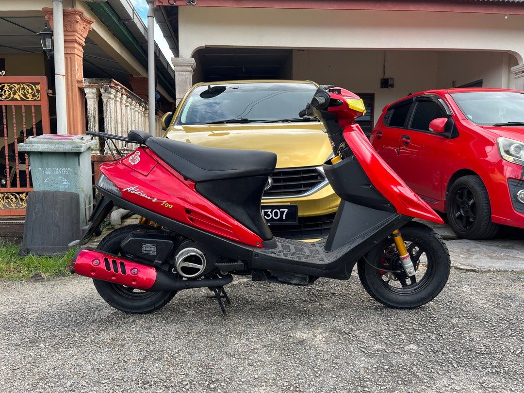 Suzuki v100, Motorbikes on Carousell