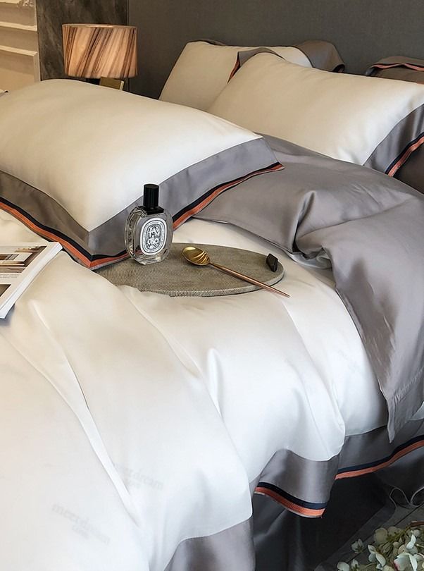 10.10 Sales! Tencel 4Piece Luxury Bed Sheet Quilt Cover Set - PianoWhite Hotel Collection (Category: Bedding & Towels) located in Singapore. Submitted by playplayone.1 (Listing ID 1216276027, Image 3). Description: Crafted from Tencel, a sustainably sourced, natural fiber derived from eucalyptus wood, these sheets are not only soft to the touch but also hypoallergenic and gentle on sensitive skin. The smooth, silky texture of the sheets will keep