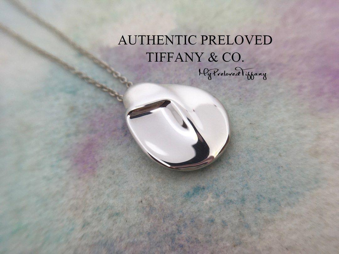 Tiffany madonna pendant deals