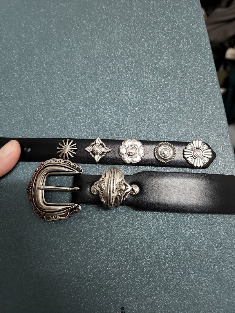 Toga Motif leather belt, 女裝, 手錶及配件, 腰帶- Carousell