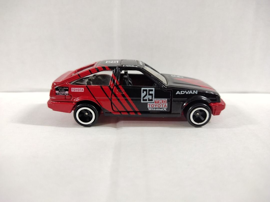 TOMICA 1:64 scale BLACK / RED ADVAN TOYOTA AE86 COROLLA LEVIN RACE
